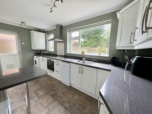 Kitchen- click for photo gallery